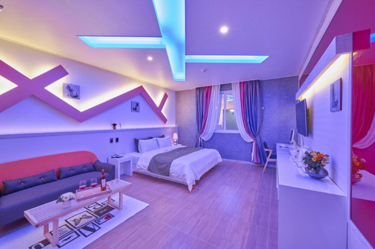 โรงแรมท็อป Gwangju Metropolitan City ภายนอก รูปภาพ